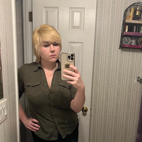 Meet your Posher, Tori - Picture 1 of 1